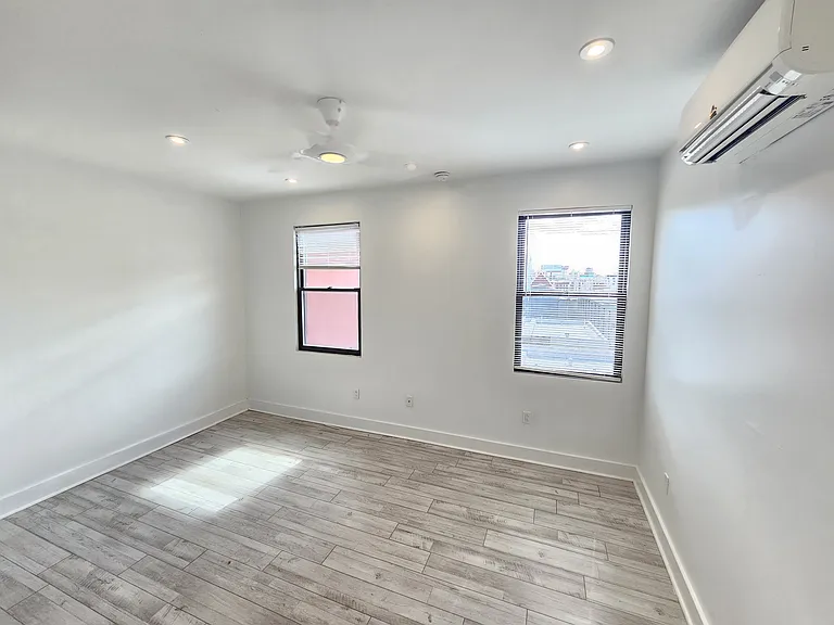 1170 N Hope St #4B — Photo 6