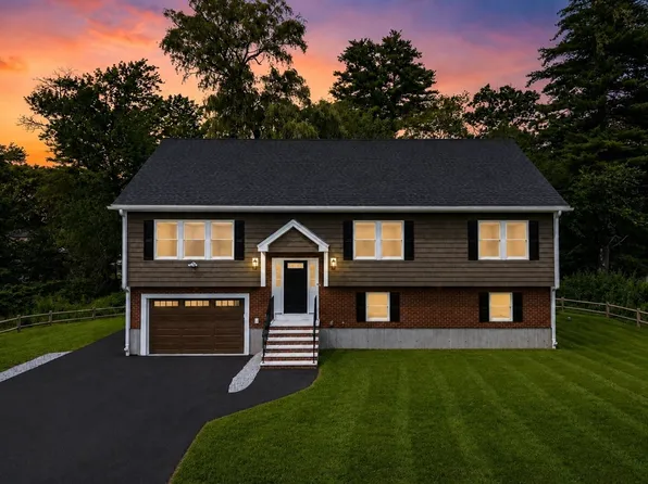 6 McHugh Ave, Billerica, MA 01821