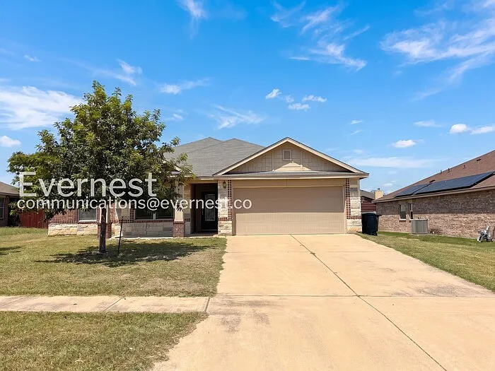 4 bed, 2.0 bath, 1853 sqft, $1,695 — Photo 2
