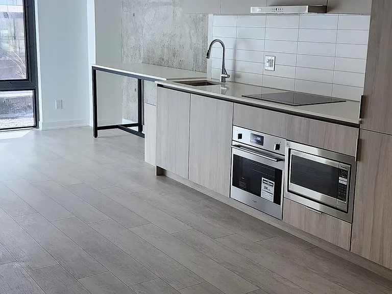 47 Mutual St #303 — Photo 1