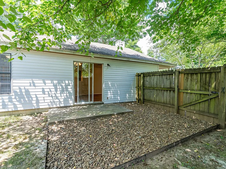 559 S Ray Ave — Photo 14