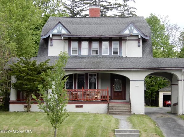 1990 15th Street, Troy, NY 12180