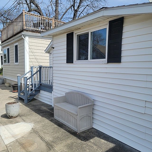 1st image of 32B Carroll St #32B