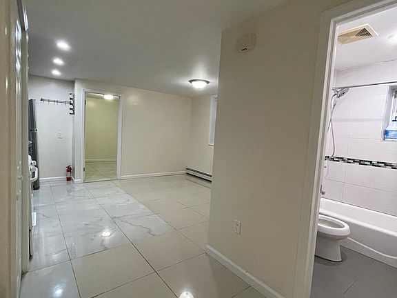 5th image of 49 28th Ave Floor 1