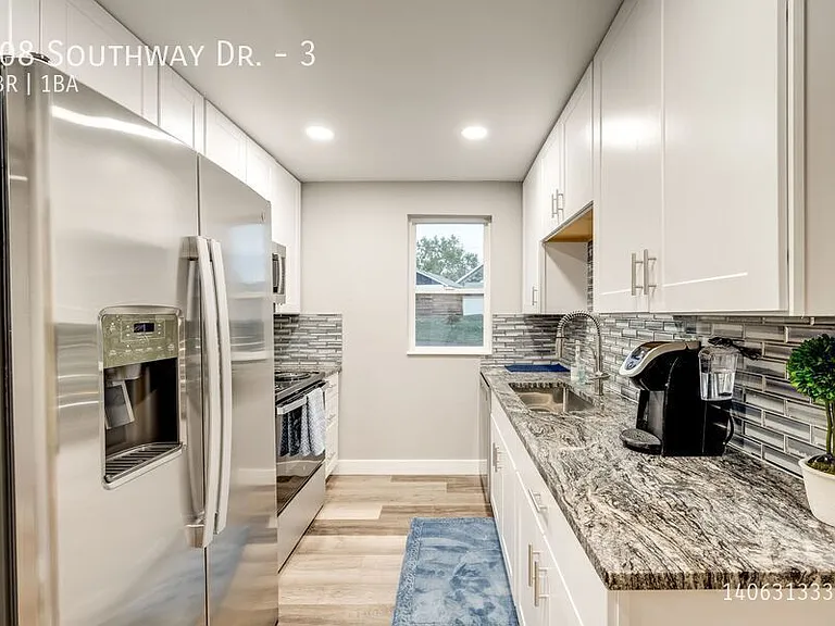 508 Southway Dr #3 — Photo 4