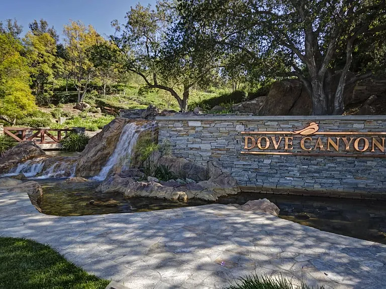 Waterfall before entrance to Dove Canyon