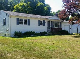 215 Shamrock Dr, Warwick, RI 02886