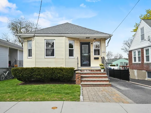 29 Piermont St, Watertown, MA 02472