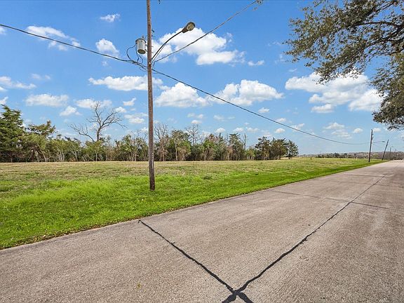 3rd image of 19503 Old Galveston Rd Lot 4