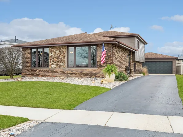 16113 Apple Ln, Tinley Park, IL 60487