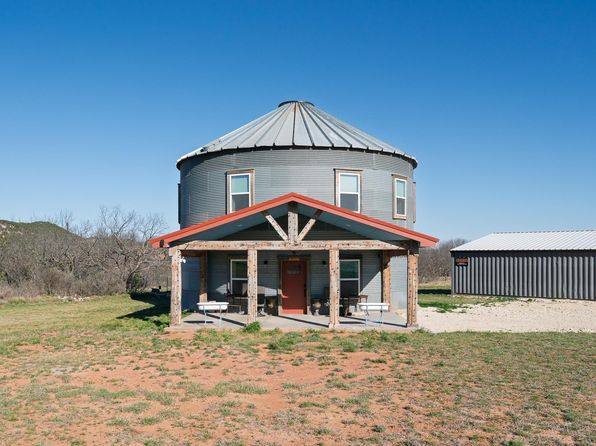 462 County Road 241, Ovalo, TX 79541