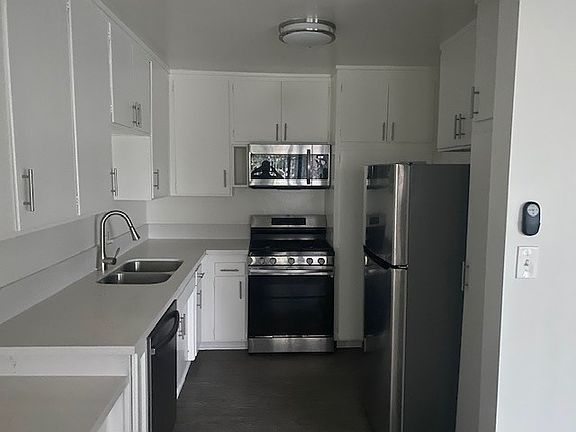 2nd image of 445 S Hudson Ave #7