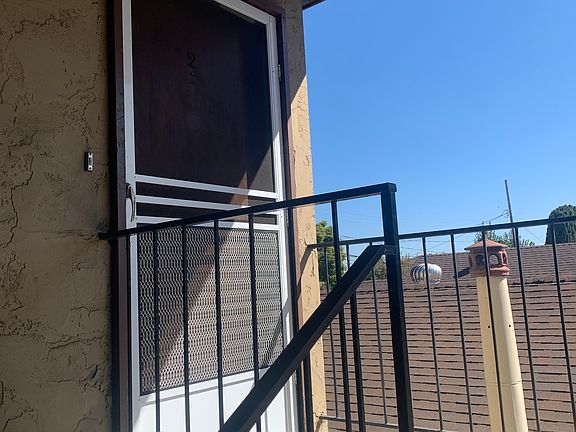 5th image of 2916 Curtis Ave #2