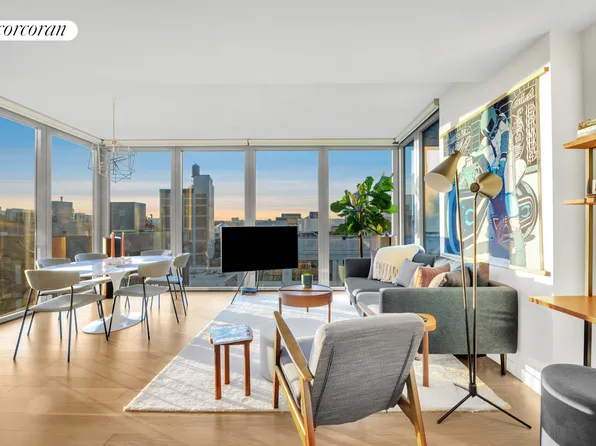 547 West 47th Street image 2 of 10