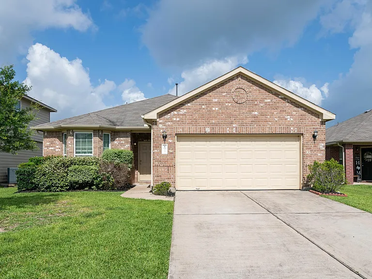 1027 Sarena Ct — Photo 1