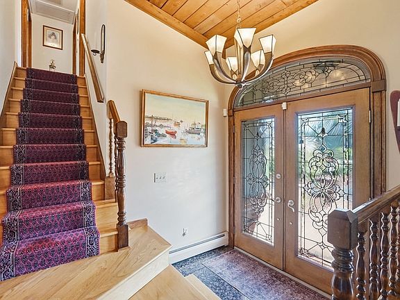 3rd image of 105 Higher Brook Dr