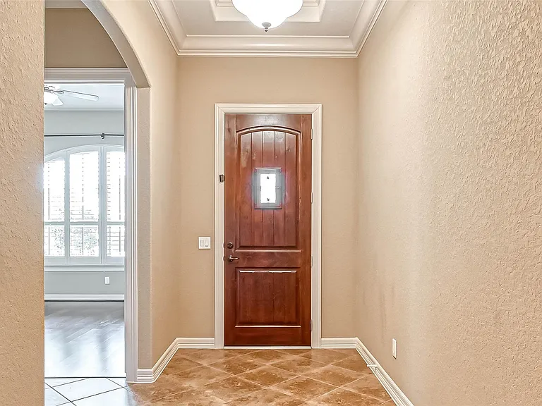 5014 Fairford Dr — Photo 4