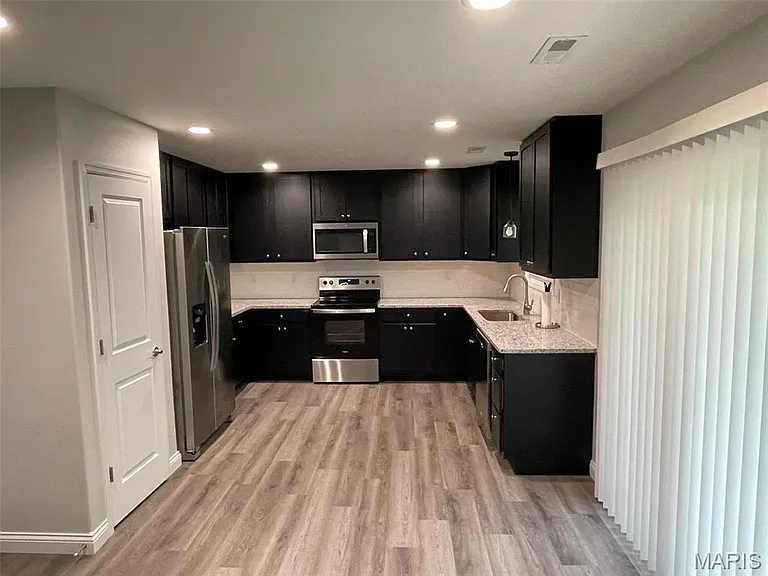 1132 Marathon Dr — Photo 2