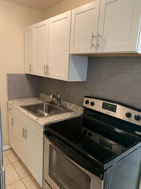 1 bed, 1.5 bath, 759 sqft, $1,500 — Photo 2