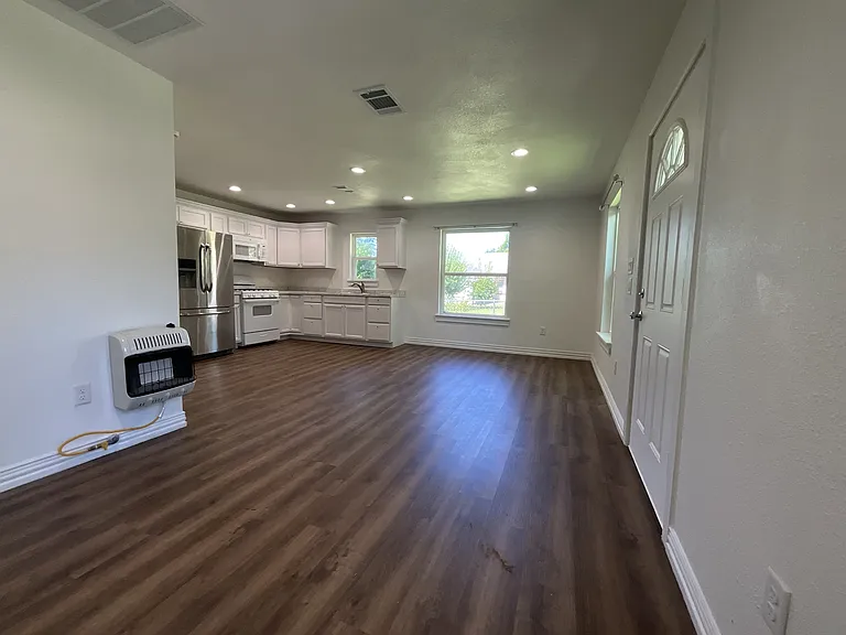 517 W Front St — Photo 5