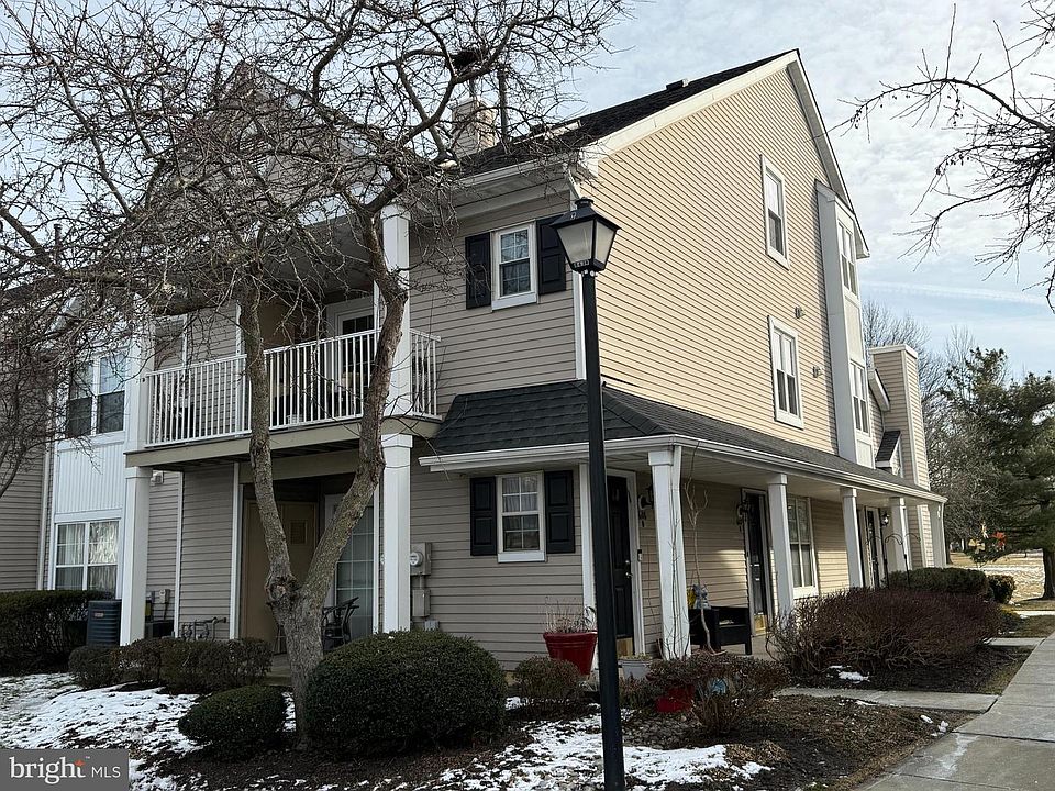 1st image of 606 Saxony Dr