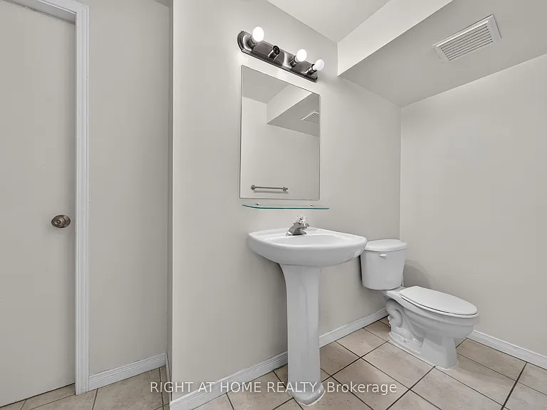 2085 Golden Briar Trl #2083 — Photo 8