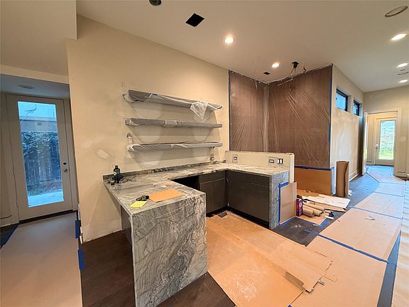3rd image of 1523 Marshall St