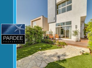 1750 Walgrove Ave, Los Angeles, CA 90066