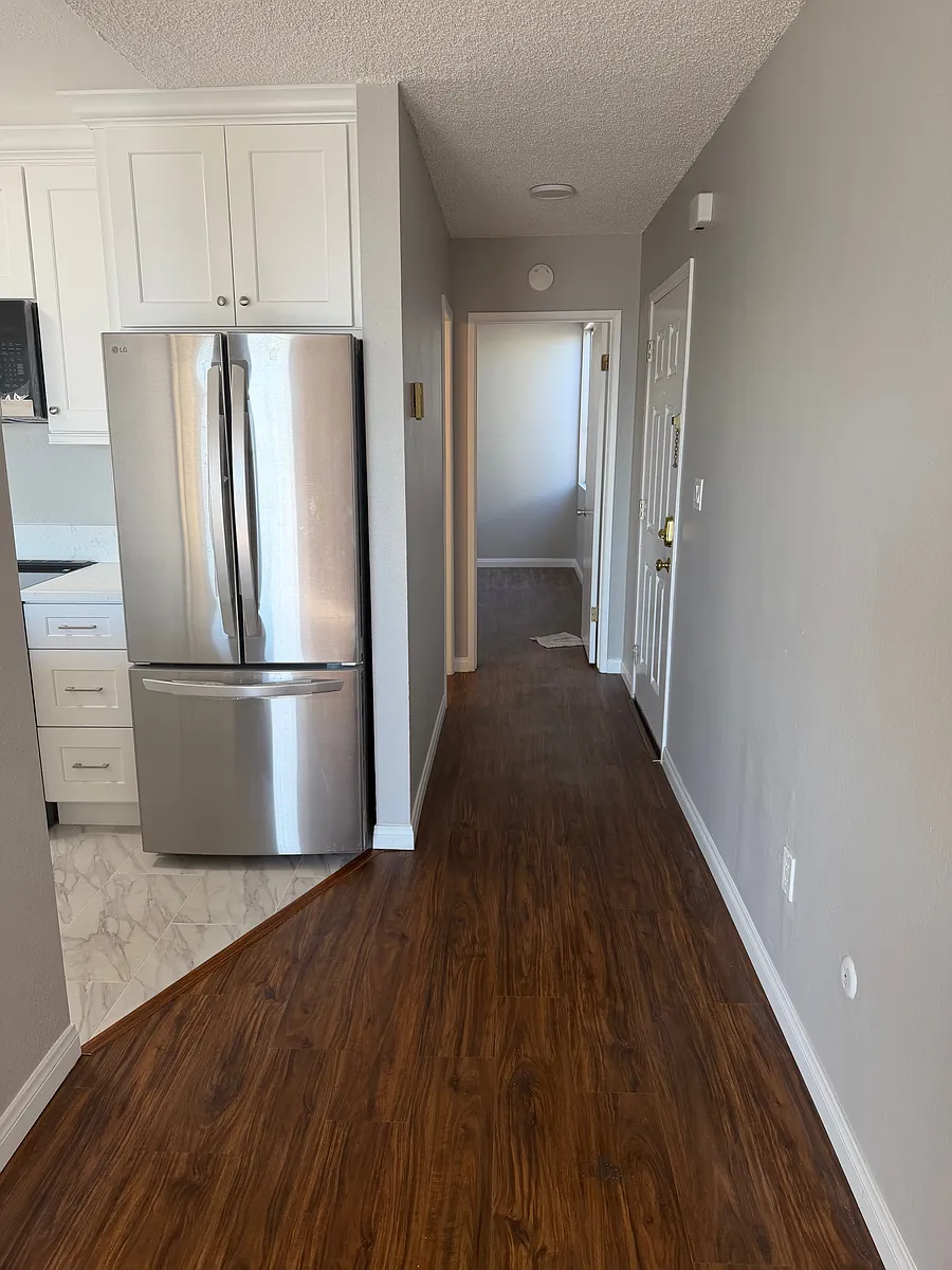 Building Photo - 1070 Sapphire St #6