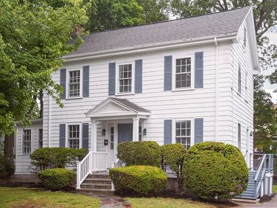 10 Ravenna Rd, West Roxbury, MA, 02132