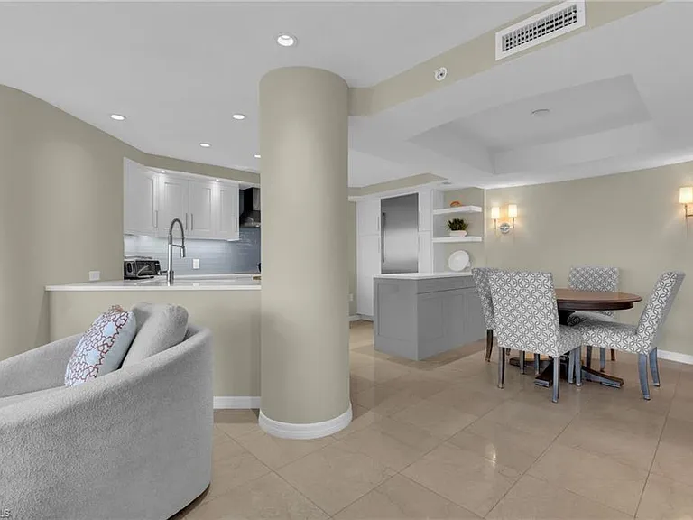4751 Gulf Shore Blvd N #3 — Photo 5