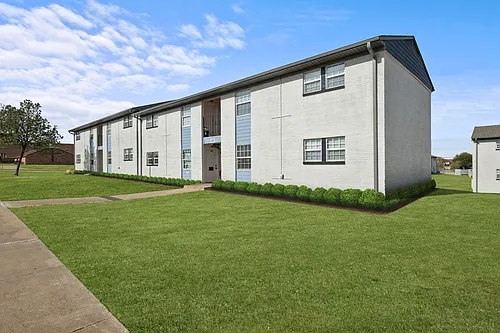 Midpoint on Wilshire - $79 Rent Reduction PLUS $300 OFF Move-In Costs on 2 Bedrooms! *Limited to ... Photo 1