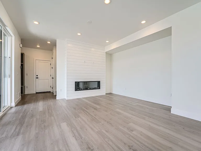 1247 S Algonquian St — Photo 10