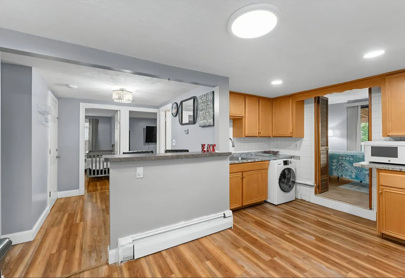 44 Woodlawn Ave — Photo 4