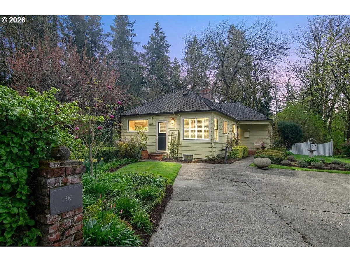 1310 Heater Ct photo 1