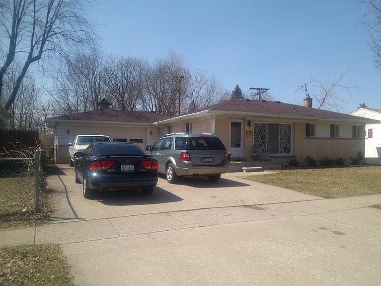 2nd image of 1680 Victor St