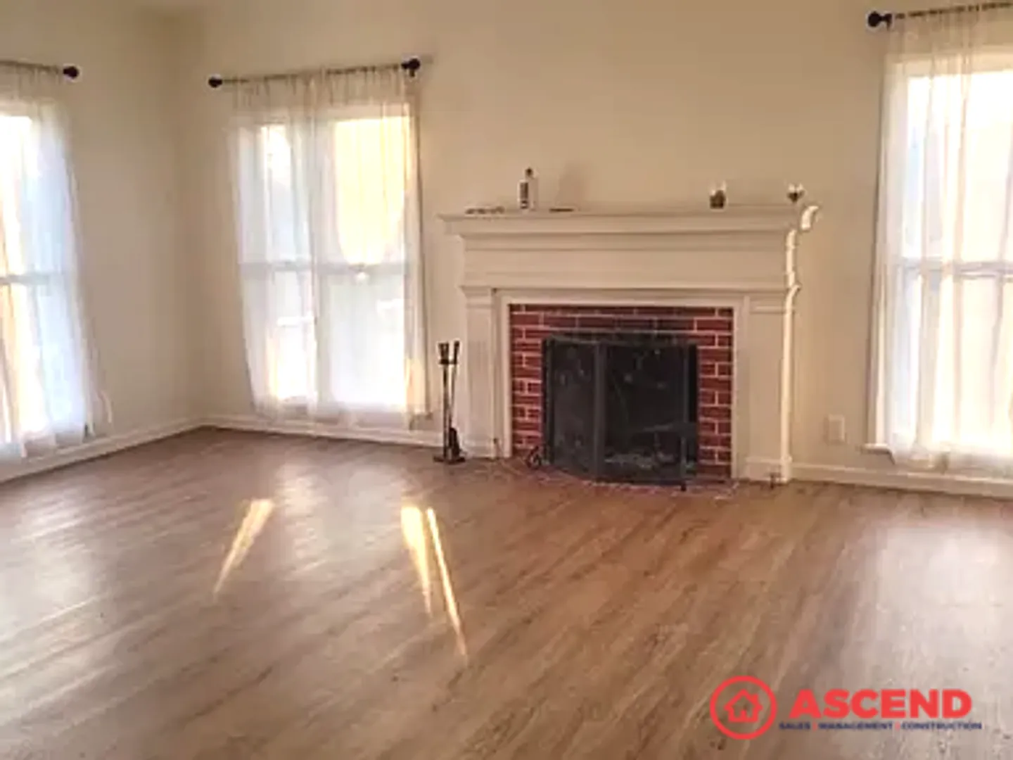 Spacious 3BD/2.5BA Home in Coalinga ! — Photo 2