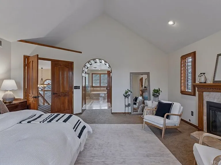 5 Tamarade Dr — Photo 5