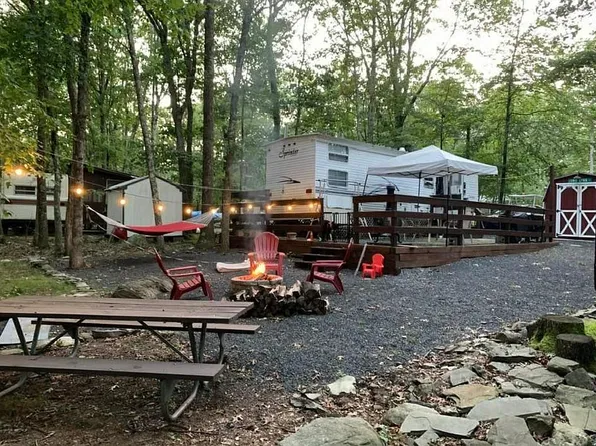 109 Powhatan Dr, Shohola, PA 18458