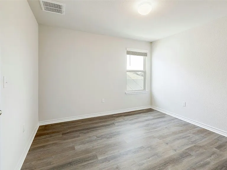 15801 Crissom Ln #17 — Photo 28