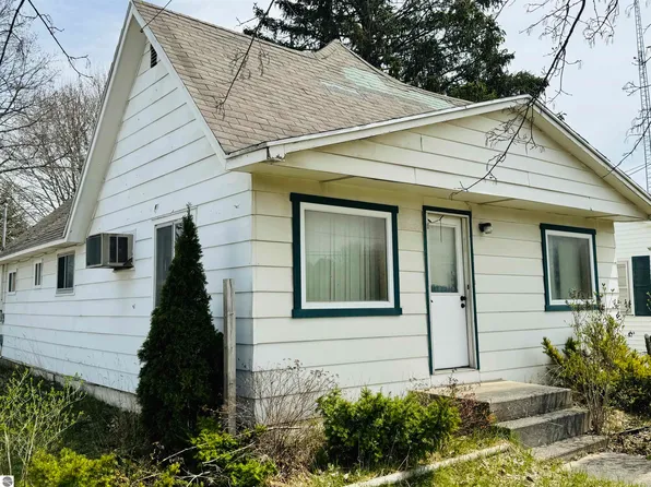 408 N Michigan Ave, Manton, MI 49663