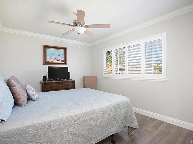 925 La Fiesta Way — Photo 15