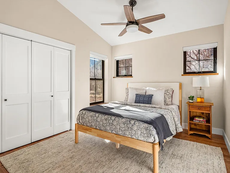 106 Castle View Dr — Photo 18