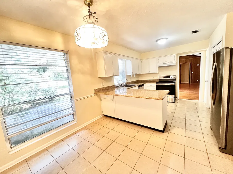 5391 Golf Course Dr