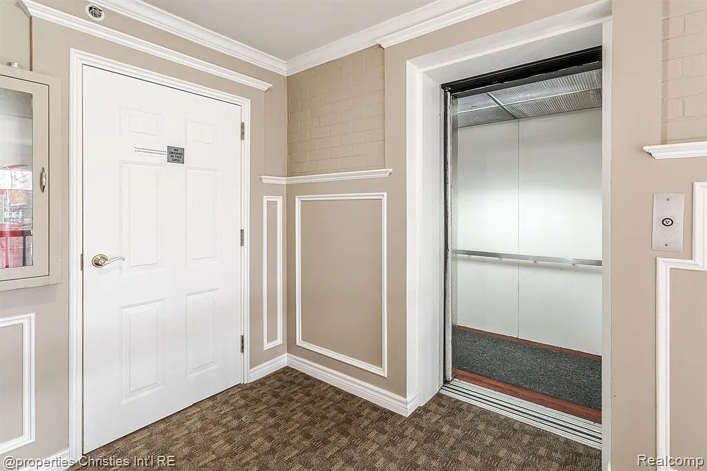 2 bed, 2.0 bath, 1030 sqft, $3,300 — Photo 3