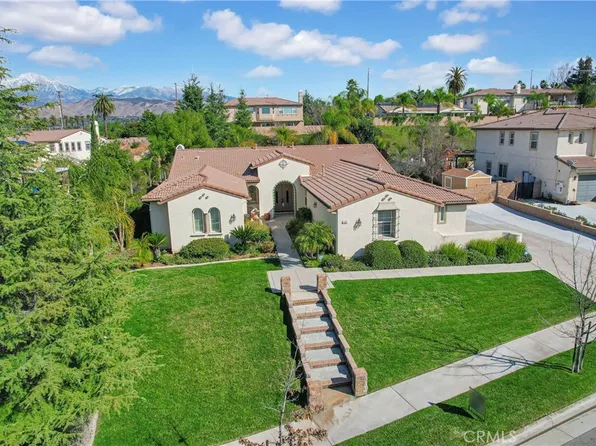 493 Starlight Ct, Redlands, CA 92374