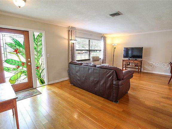 3rd image of 5830 Bayshore Dr
