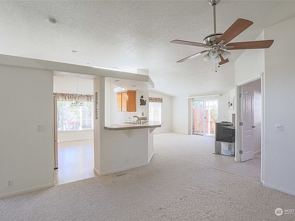 4th image of 17724 20th Ave E