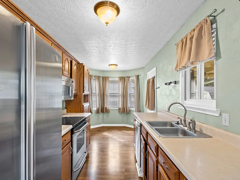 154 Arsenal Dr — Photo 16