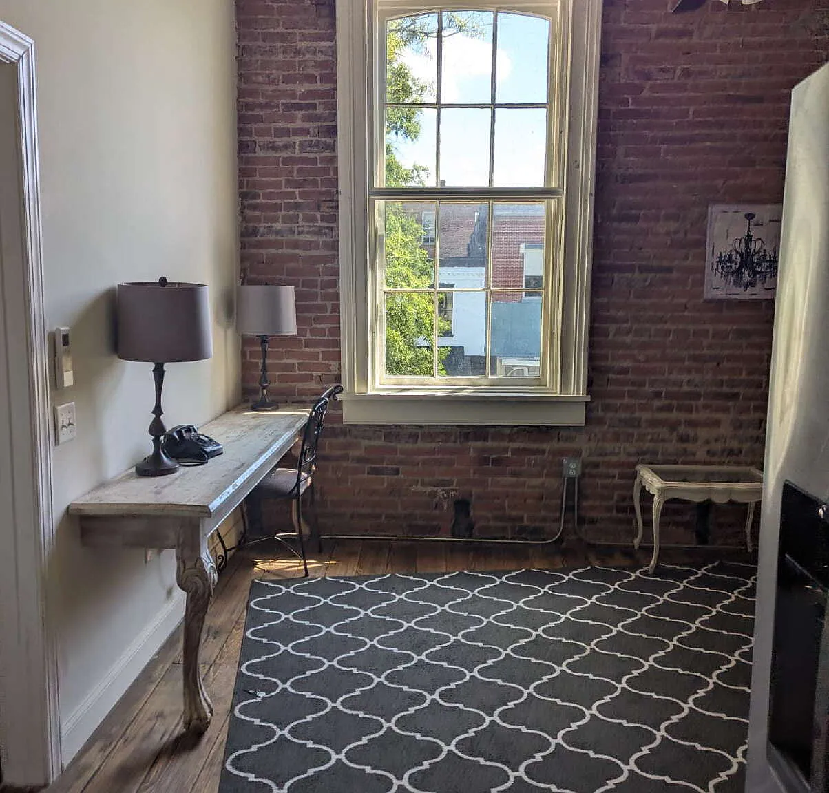 1 bed, 1.0 bath, 900 sqft, $1,075 — Photo 2
